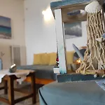 Tas Millstone Seaside House Marathias (Fokida)
