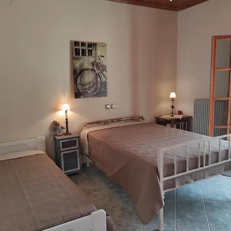 Tas Millstone Seaside House Marathias (Fokida)