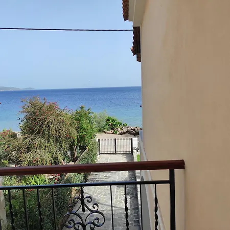 Tas Millstone Seaside House Holiday home *