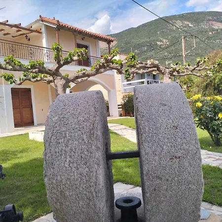 Tas Millstone Seaside House Holiday home *