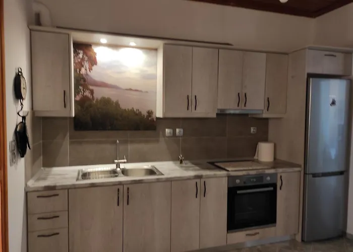 Tas Millstone Seaside House Marathiás