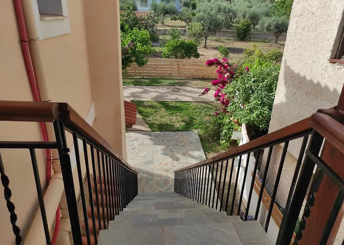 Tas Millstone Seaside House Marathiás